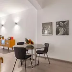 70 Lab Apartment